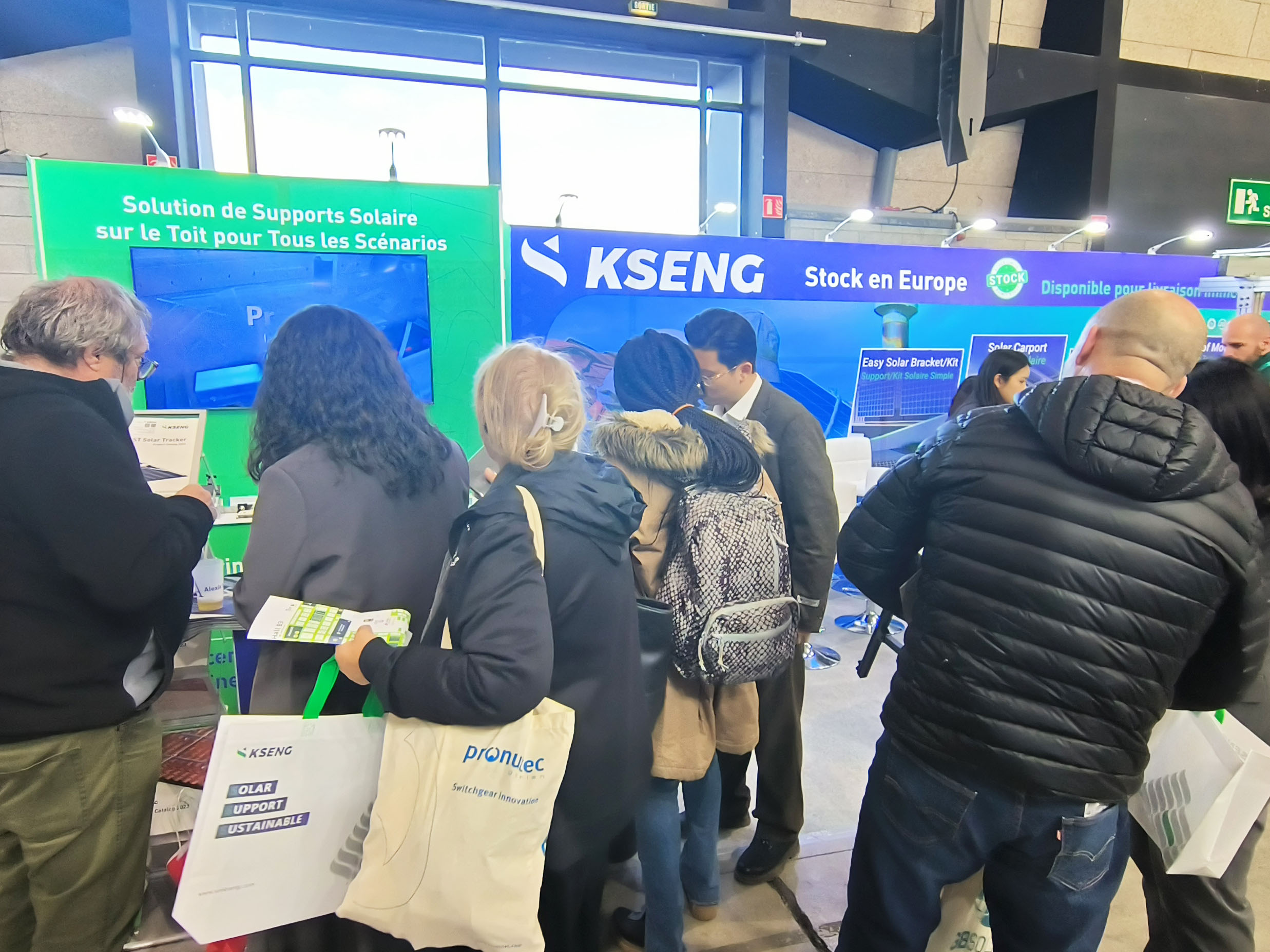 Stand Kesheng Solar à l'exposition